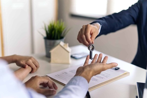 Comment devenir un meilleur conseiller immobilier à Mantes-la-Jolie ?